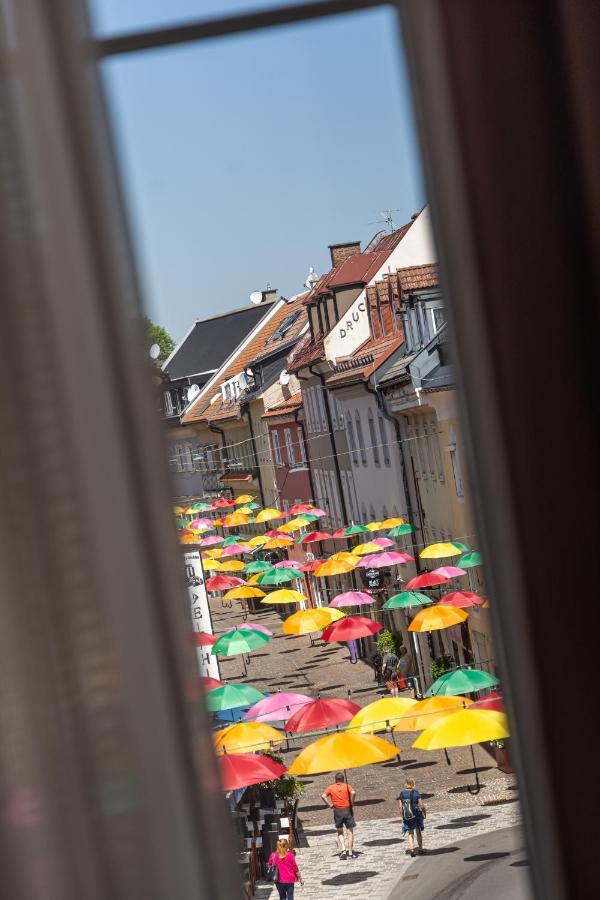 Boutique Hotel Goldenes Lamm Villach Bagian luar foto