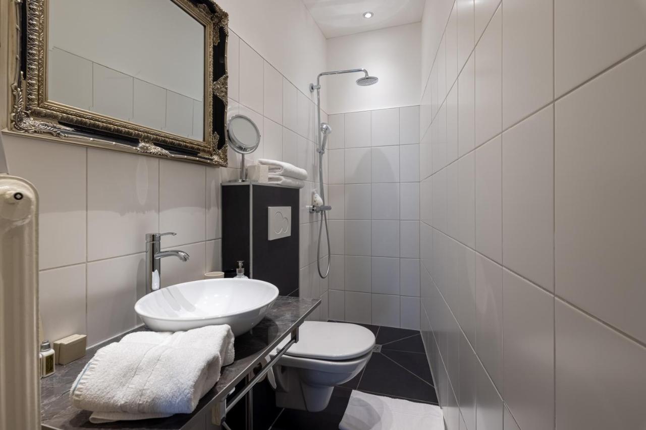 Boutique Hotel Goldenes Lamm Villach Bagian luar foto