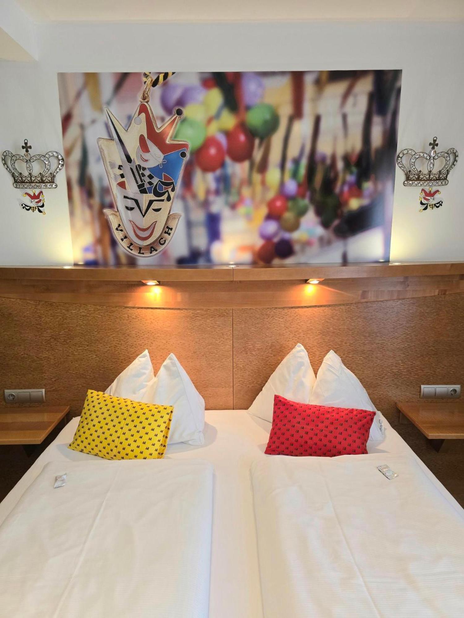 Boutique Hotel Goldenes Lamm Villach Bagian luar foto