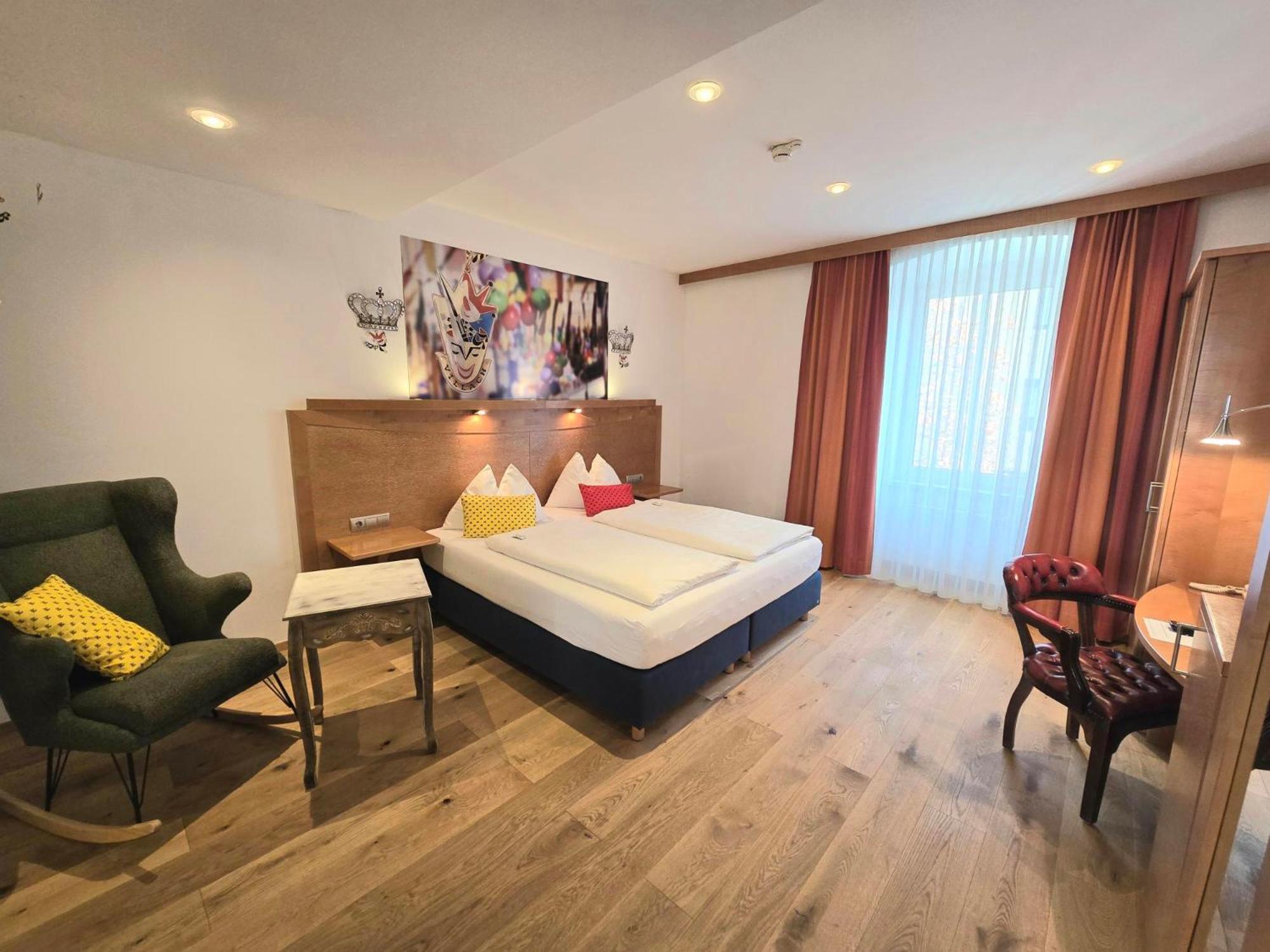 Boutique Hotel Goldenes Lamm Villach Bagian luar foto