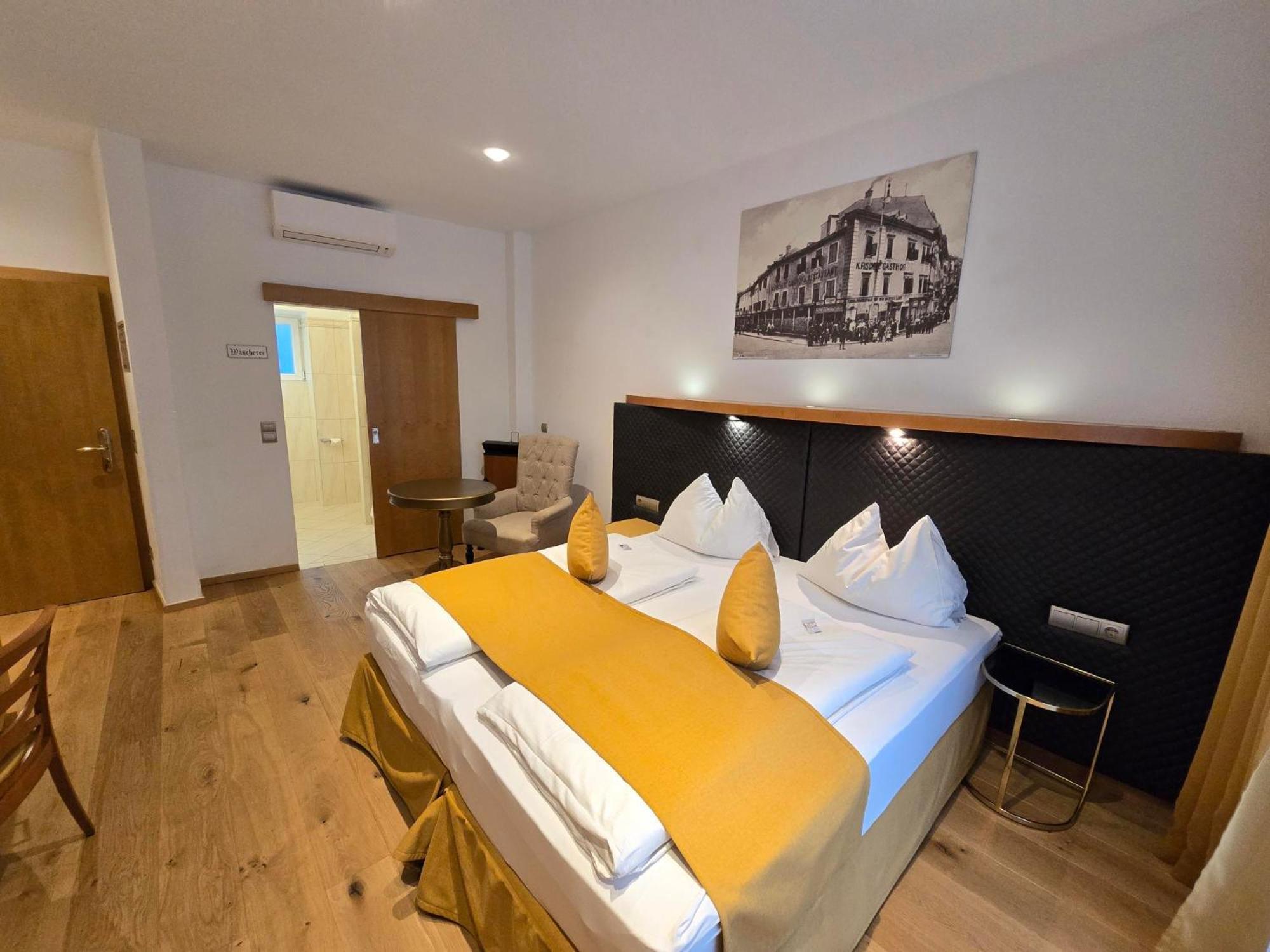 Boutique Hotel Goldenes Lamm Villach Bagian luar foto