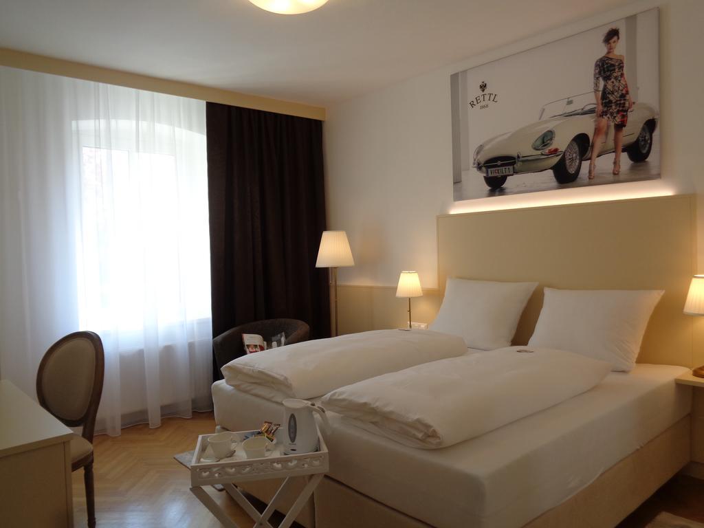 Boutique Hotel Goldenes Lamm Villach Bagian luar foto