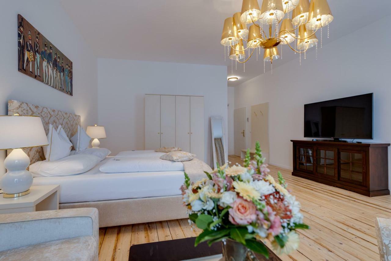 Boutique Hotel Goldenes Lamm Villach Bagian luar foto